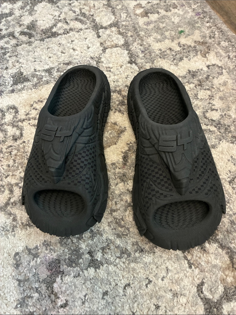 Men's Black Slip-On Foam Slides size 10/10.5